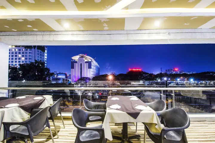 Индаур: Fabhotel Prime Avenue