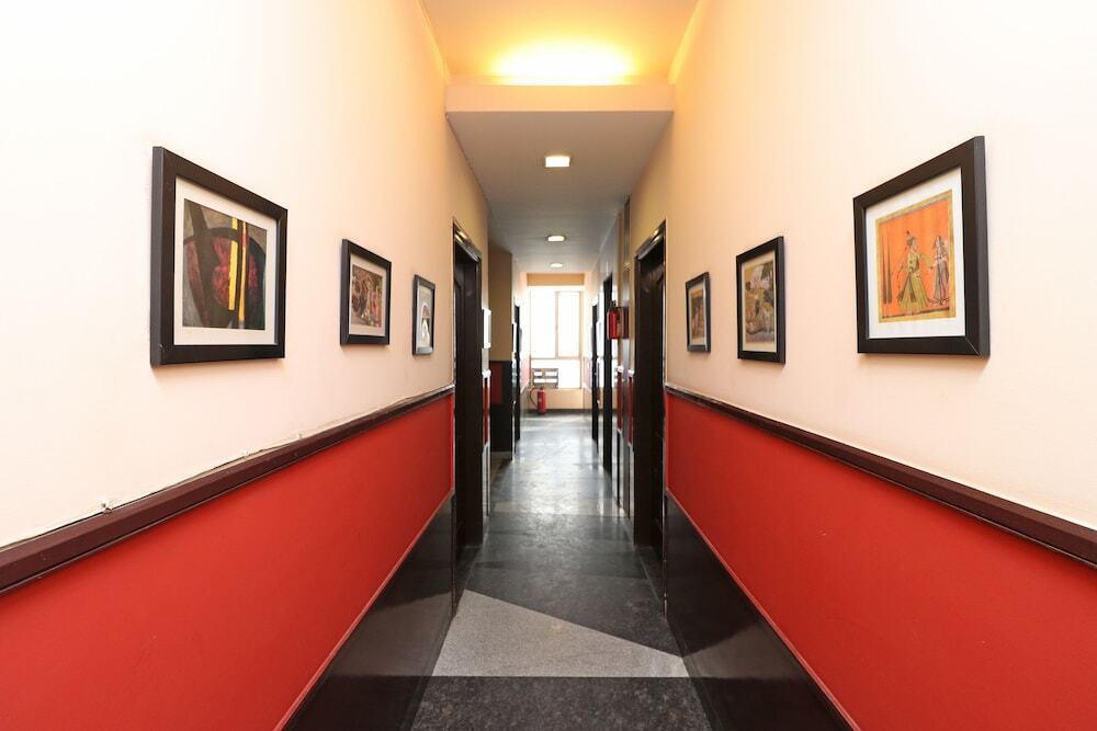Нойда: FabHotel Pine Tree