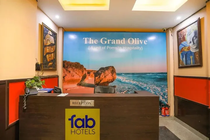 Нойда: FabHotel Pine Tree