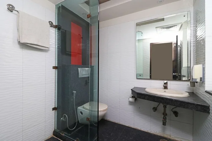 Нойда: FabHotel Pine Tree