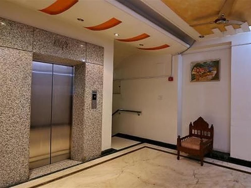 Крепость Jhansi: Hotel Yatrik