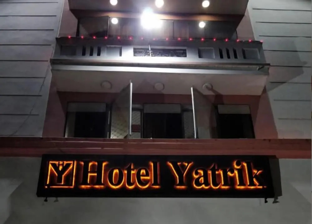 Крепость Jhansi: Hotel Yatrik