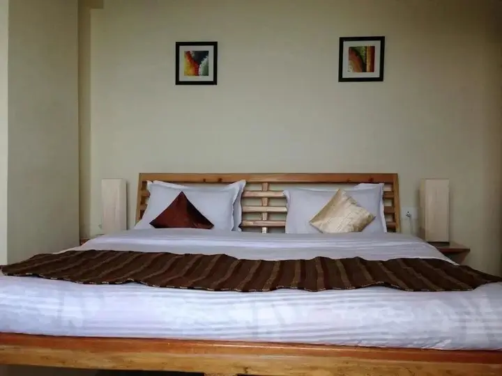 Queen's Meadow Hotel — фото 2