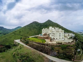 Удаипур: Bhairavgarh Palace