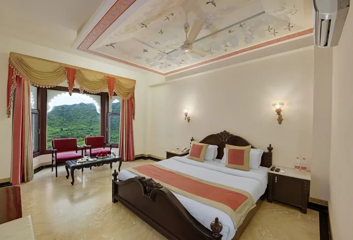 Удаипур: Bhairavgarh Palace