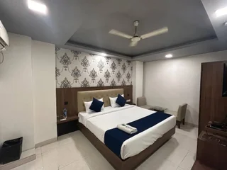 Индаур: Hotel Silvotel