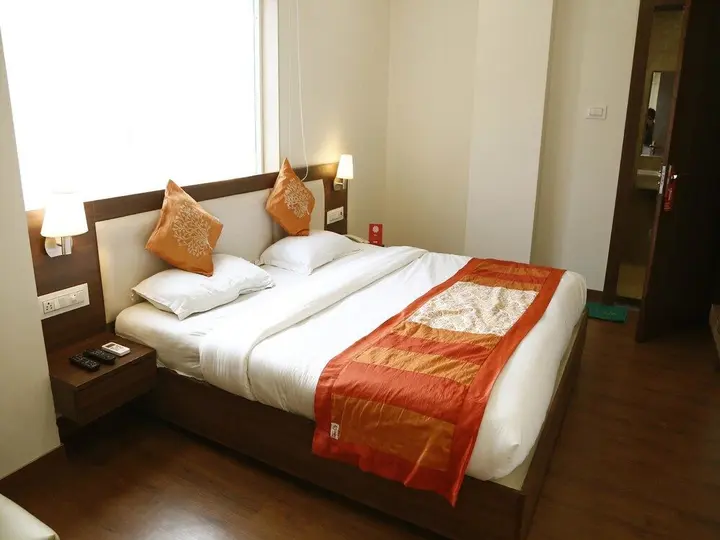 Индаур: Hotel Silvotel