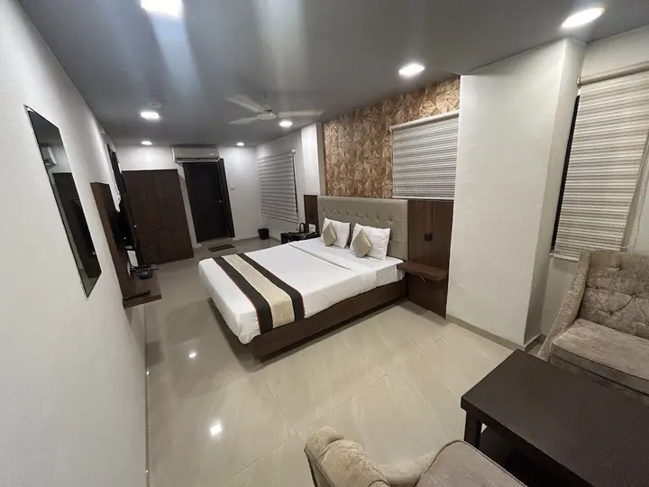 Индаур: Hotel Silvotel