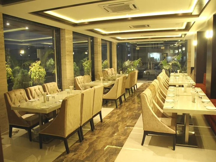 Индаур: Hotel Silvotel