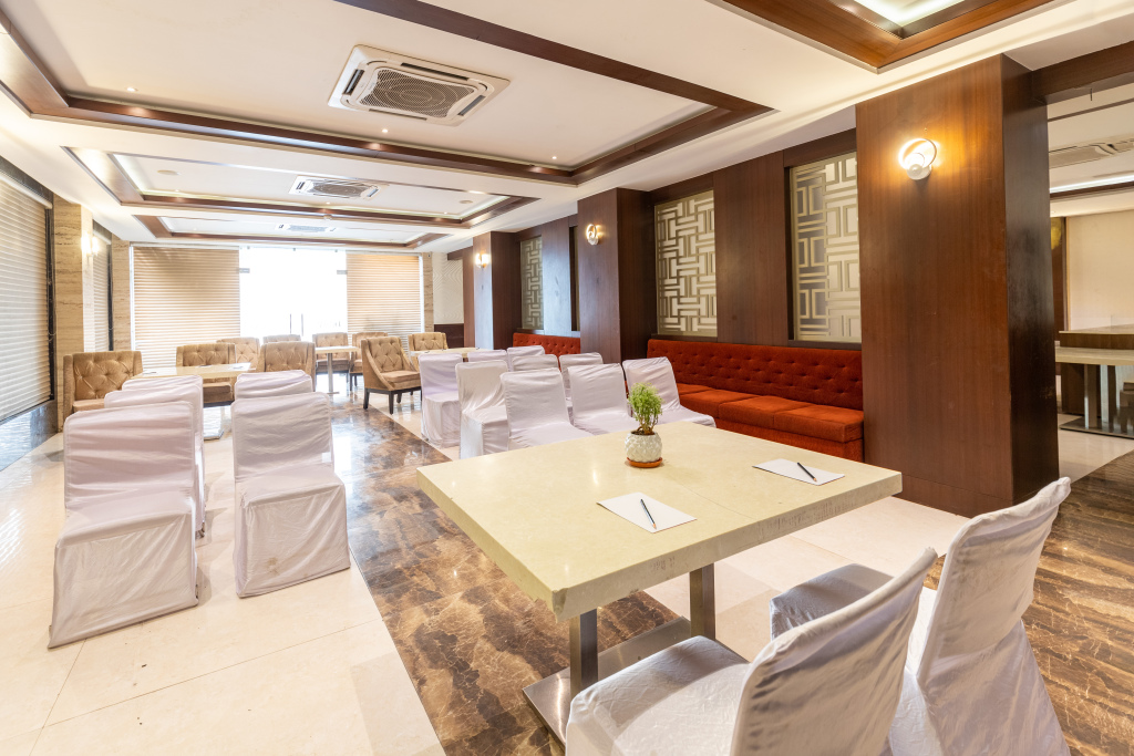 Индаур: Hotel Silvotel