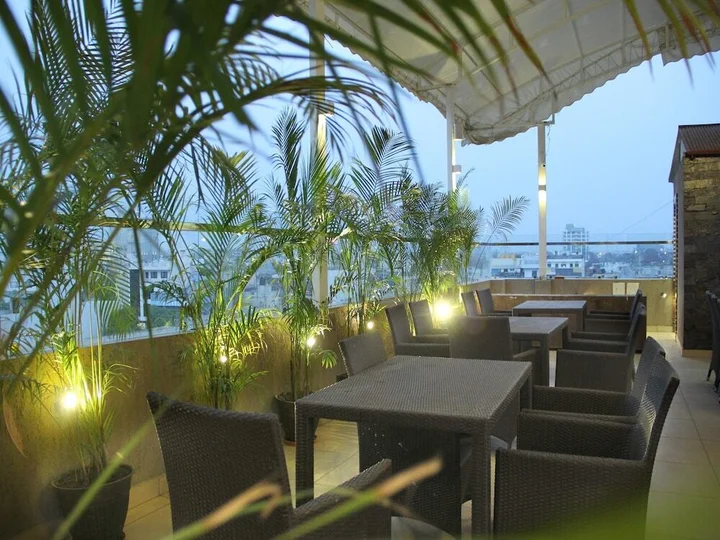 Индаур: Hotel Silvotel