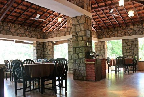 Лонда: Bison River Resort