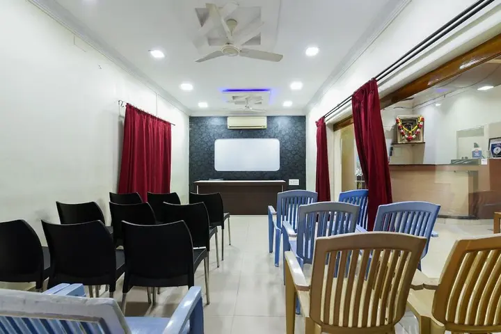 Висакхапатнам: OYO 13321 Hotel Lakshmi Paradise