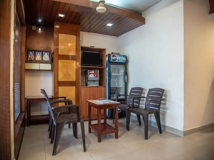 Висакхапатнам: OYO 13321 Hotel Lakshmi Paradise