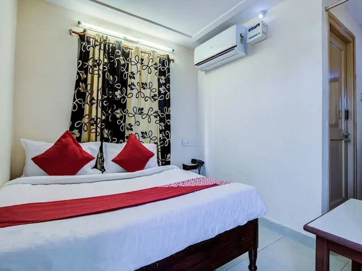Висакхапатнам: OYO 13321 Hotel Lakshmi Paradise