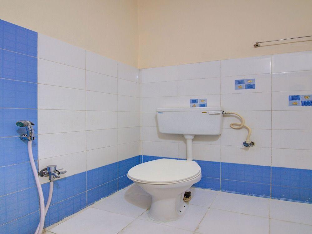 Висакхапатнам: OYO 13321 Hotel Lakshmi Paradise