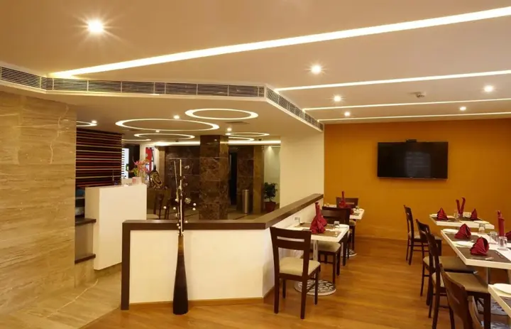 Ченнаи: Saravana's Golden Fruits Business Suites