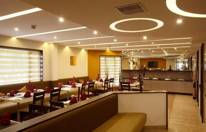 Ченнаи: Saravana's Golden Fruits Business Suites