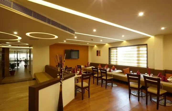 Ченнаи: Saravana's Golden Fruits Business Suites