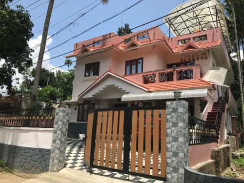 Кумили: Mulberry Homestay