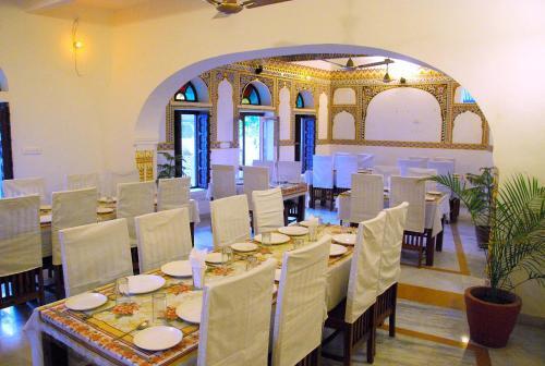 Навалгарх: Radhika Haveli Hotel