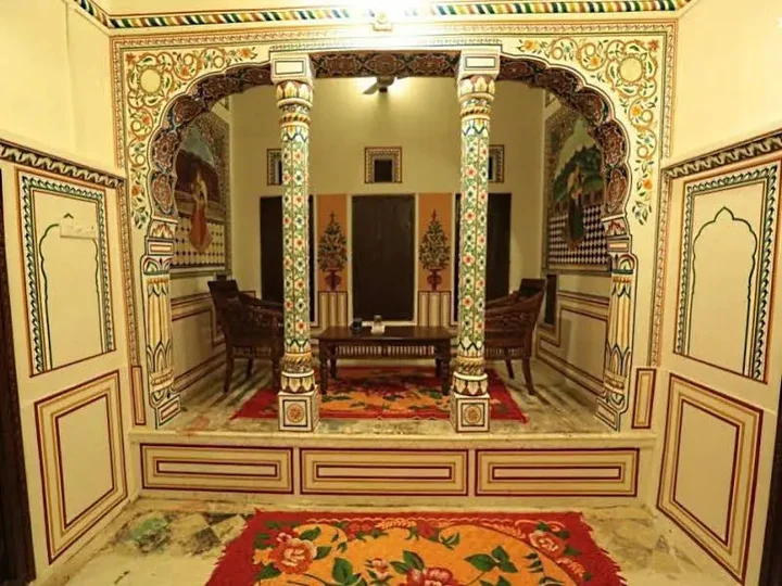 Навалгарх: Radhika Haveli Hotel