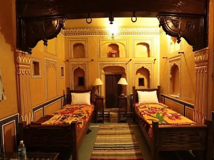 Навалгарх: Radhika Haveli Hotel