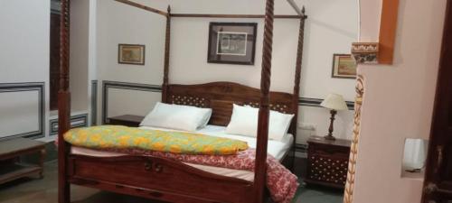 Навалгарх: Radhika Haveli Hotel