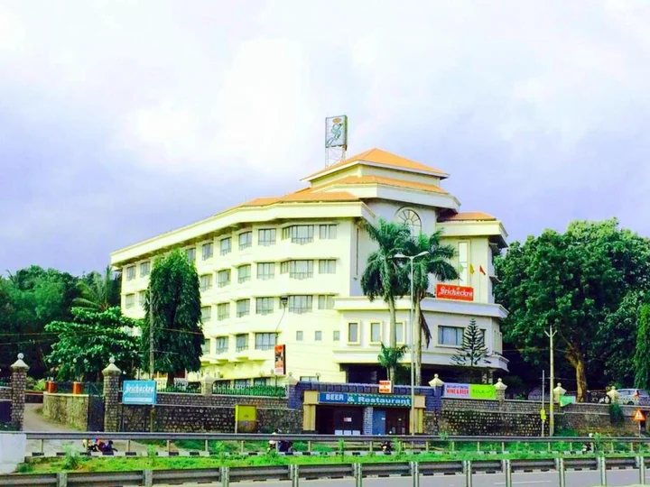 Перумал Ковил Пати: hotel srichakra international