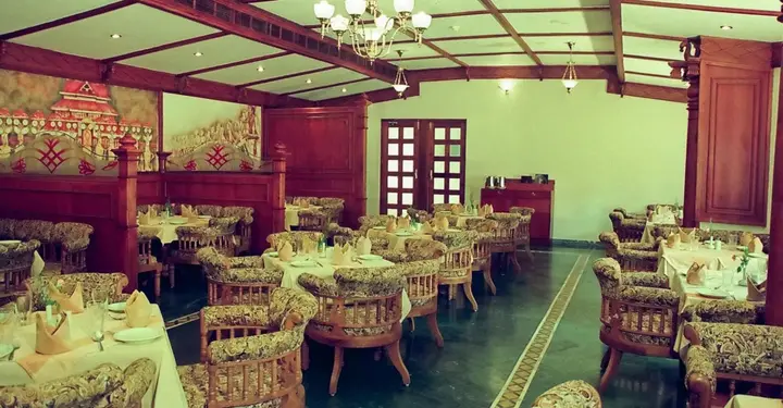 Перумал Ковил Пати: hotel srichakra international