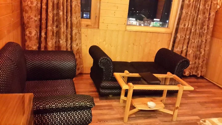 Шринагар: Shamyana Lodge and Restaurant