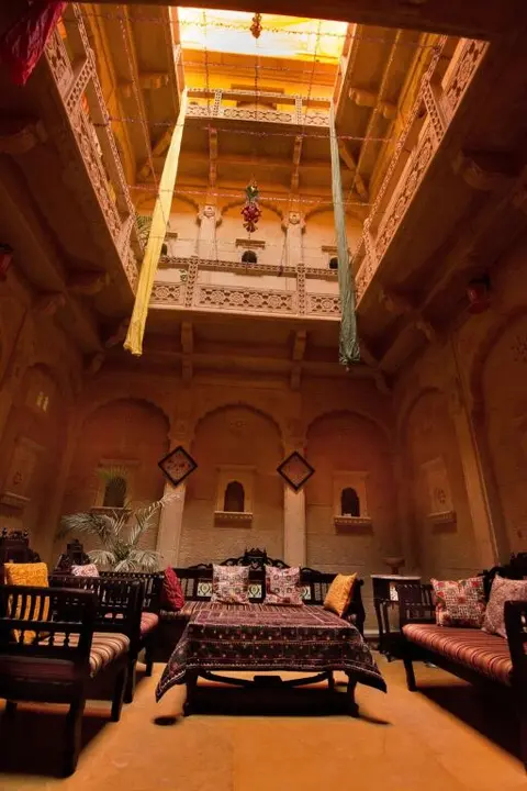 Джайсалмер: The Golden House