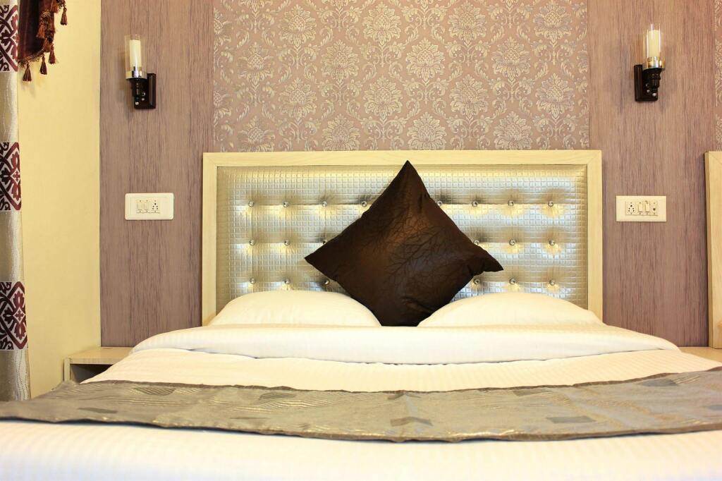 Шринагар: Hotel Walisons Resorts