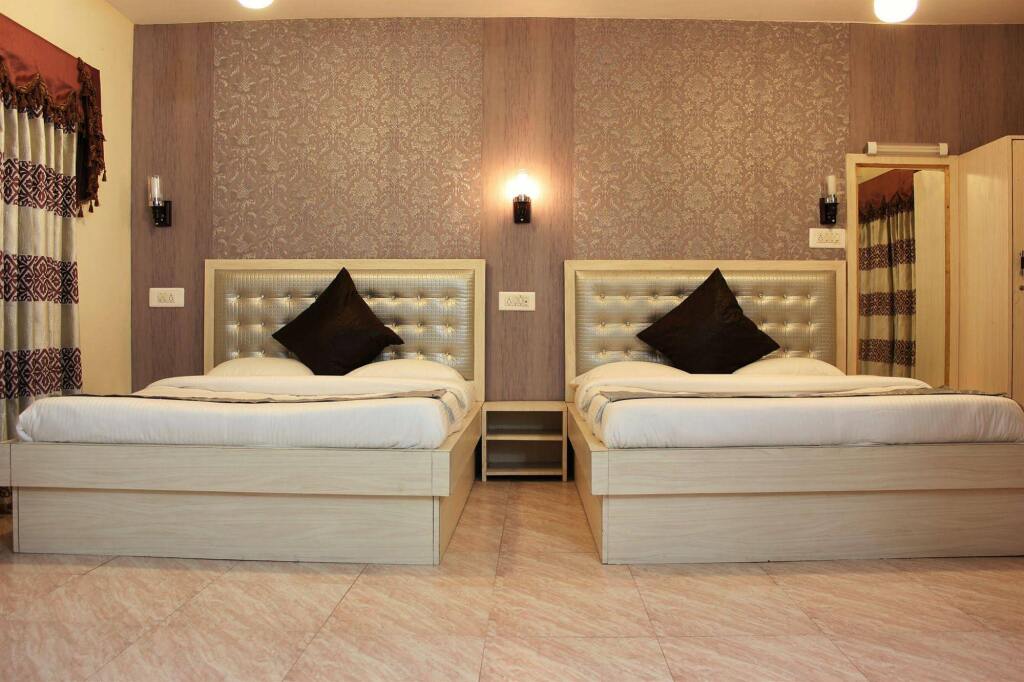Шринагар: Hotel Walisons Resorts