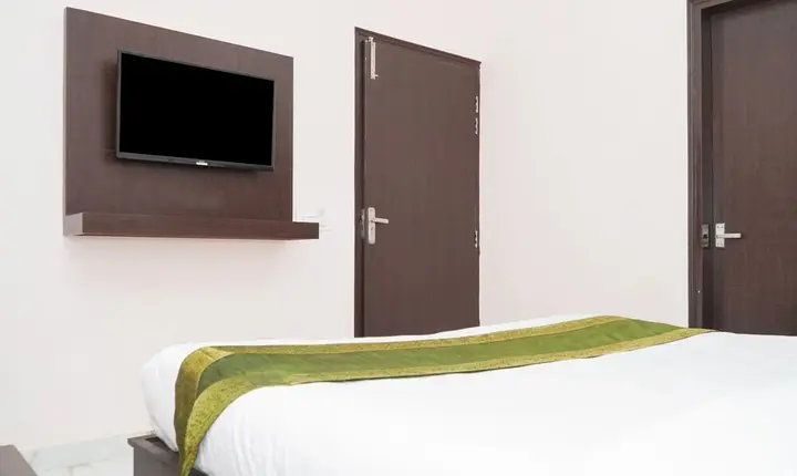 Чандигарх: Hotel Le-Crown