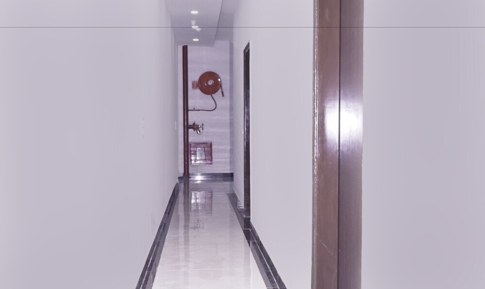 Чандигарх: Hotel Le-Crown