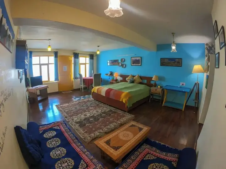 Каза: Hotel Deyzor