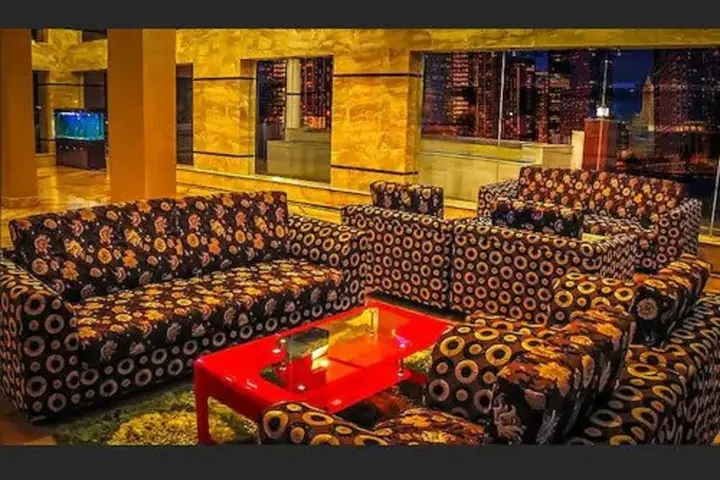 Маниячи: KA Hotel