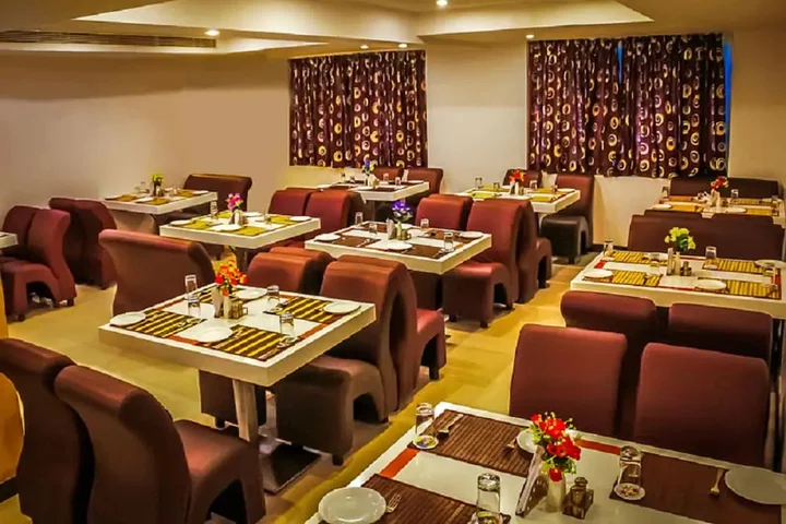 Маниячи: KA Hotel