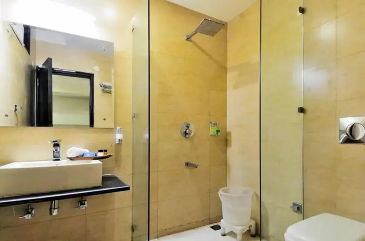 Чандигарх: Hotel JH E18HTEEN