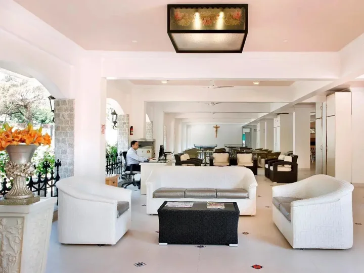 Лонавала: Villa San Lawrenz