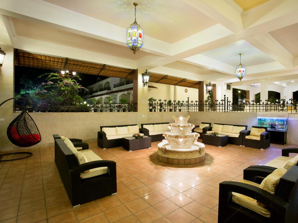 Лонавала: Villa San Lawrenz