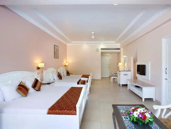 Лонавала: Villa San Lawrenz