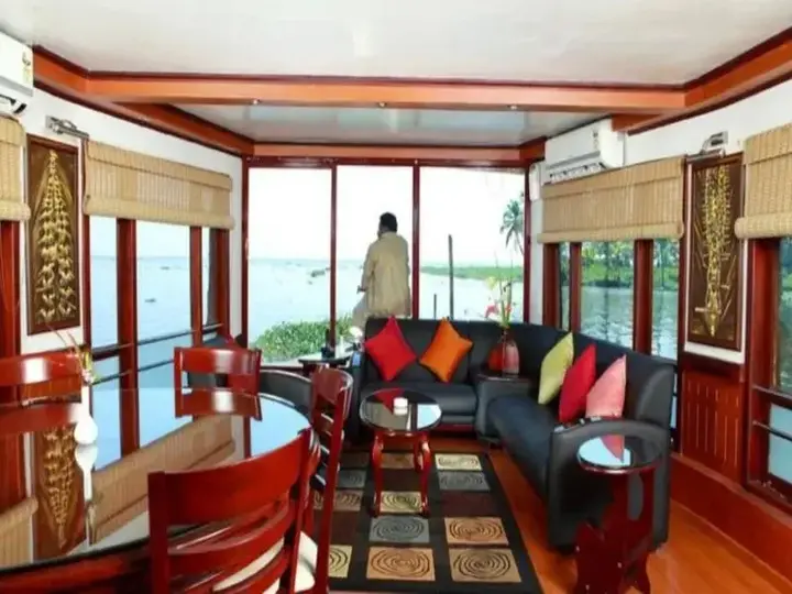 Мухамма: Grand Nirvana Jacuzzi Super Luxury Premium House Boat