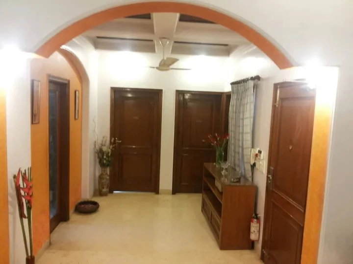 Нойда: Sovereign Residency BnB Noida