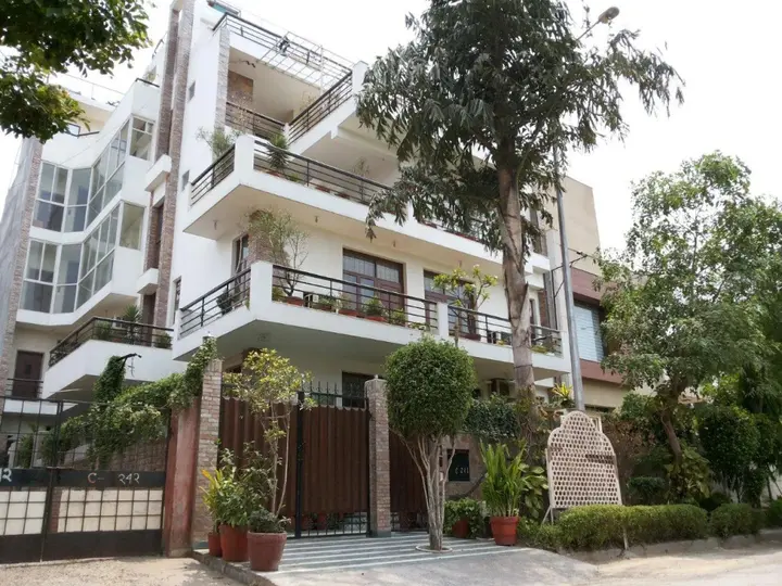 Нойда: Sovereign Residency BnB Noida