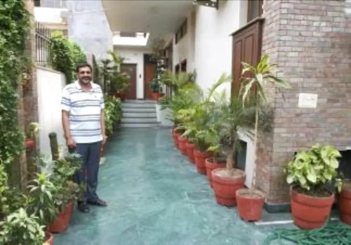 Нойда: Sovereign Residency BnB Noida