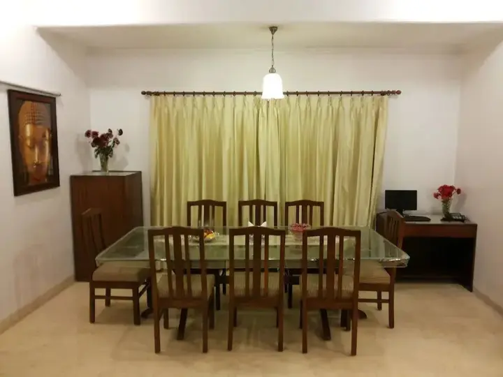 Нойда: Sovereign Residency BnB Noida