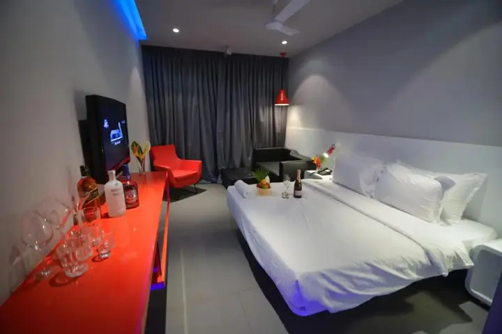 Кандолим: SinQ Party Hotel