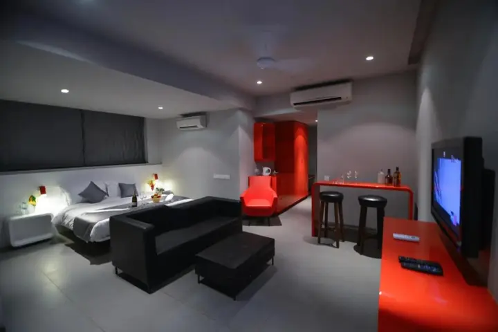 Кандолим: SinQ Party Hotel